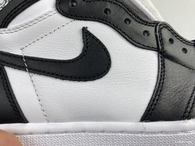 White (2014) 555088-010 Black Retro Air 1 Jordan 0806